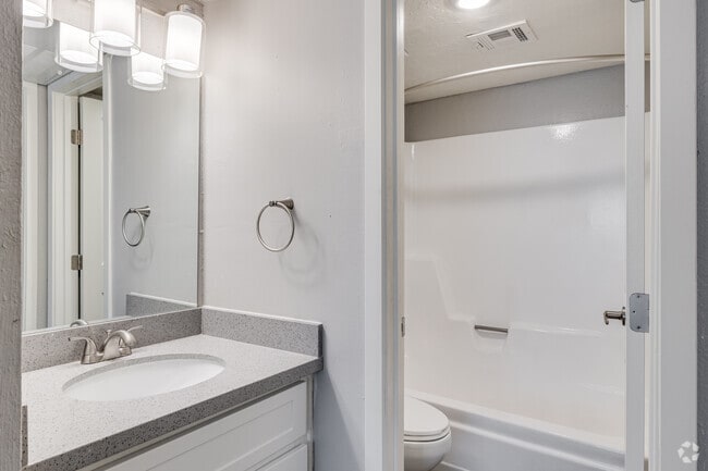 ESTUDIO, 1BA - 423SF - The Union on 28th