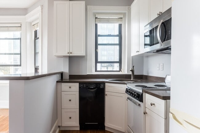 Photo - 137 Peterborough St Unidad 23