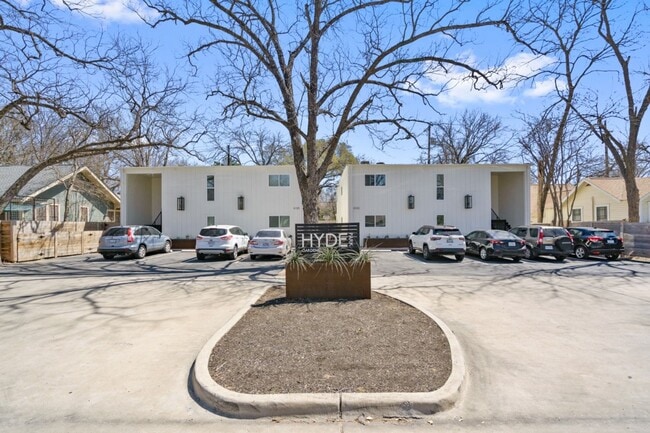 Photo - 4105 Speedway, Unit 205 Unidad 1