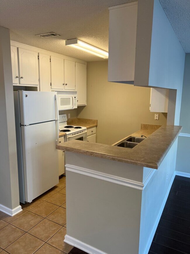 Photo - 201 Wakefield Way