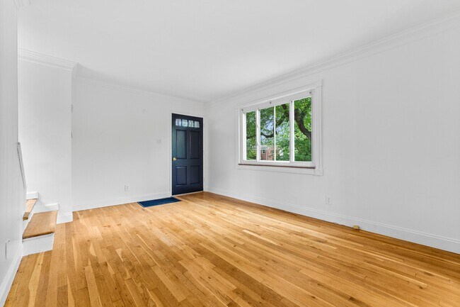 Photo - 947 Brintell St