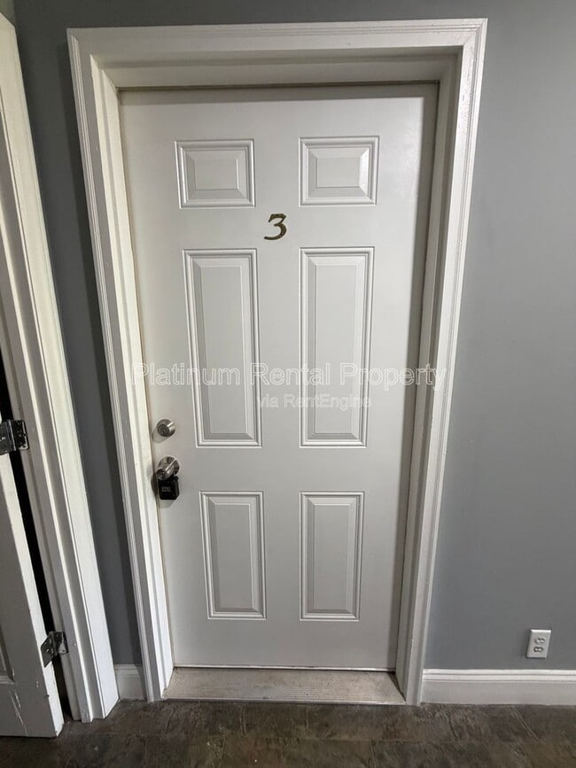 Photo - 1512 Waverly Way Unit D3
