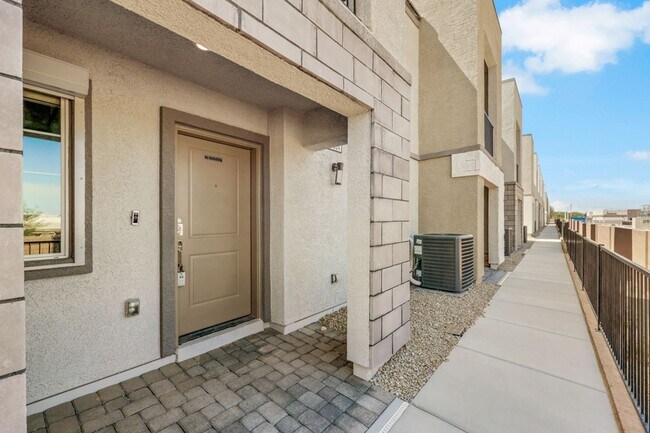 Building Photo - Beautifully Upgraded Home in NW