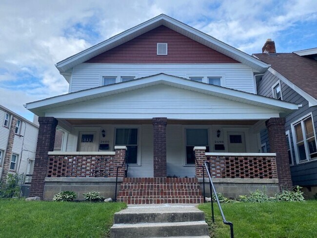 Building Photo - 2598-2600 Dayton Ave Unit 2600
