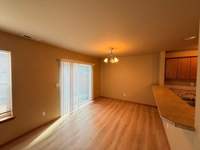 Photo - BRIGHT, OPEN LIVING IN THE HEART OF REDMOND!!