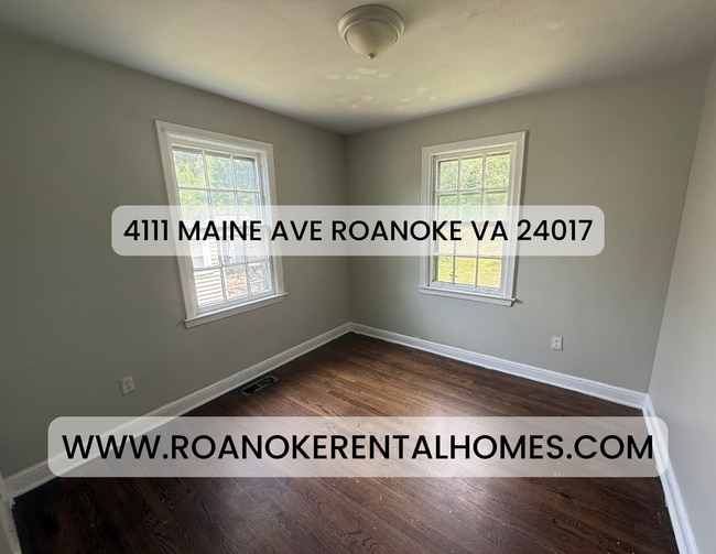 Photo - 4111 Maine Ave NW