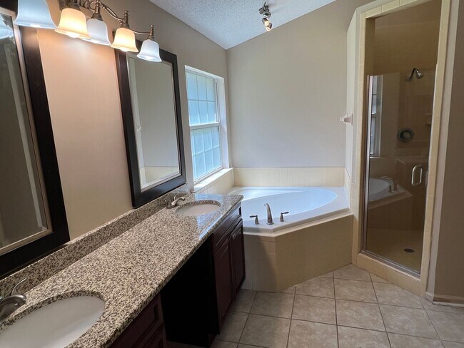 Photo - 25% off of 2nd month's rent with a 24 mont...