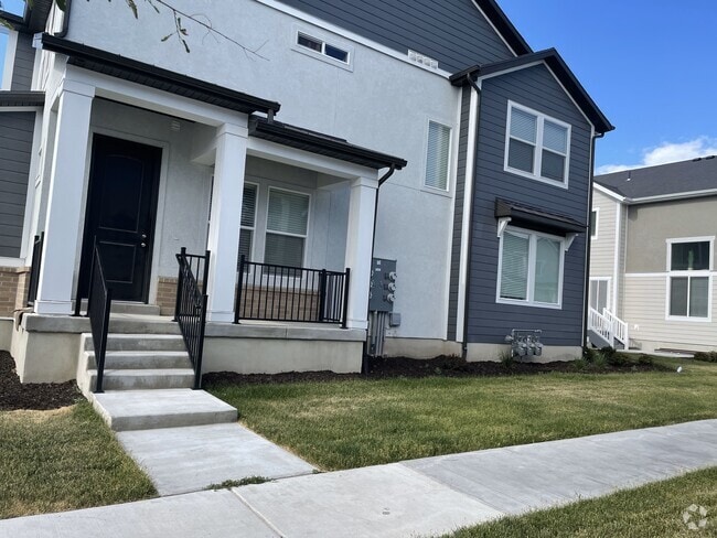 Building Photo - 1643 N 3740 W Rental