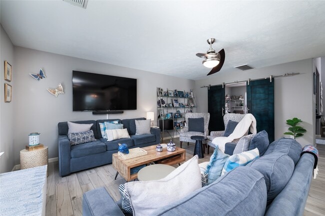 Photo - 143 S Vesper Bend Cir