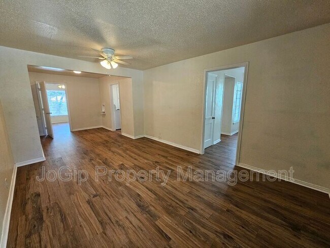 Photo - 6540 Hollis Ave