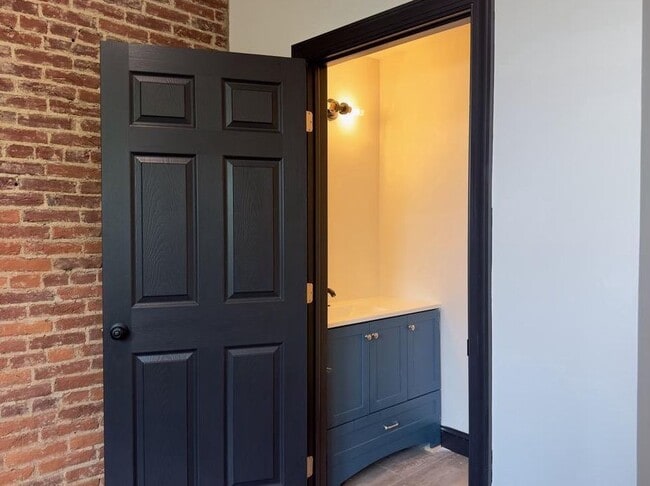 Photo - 709 N Duke St Unit 2