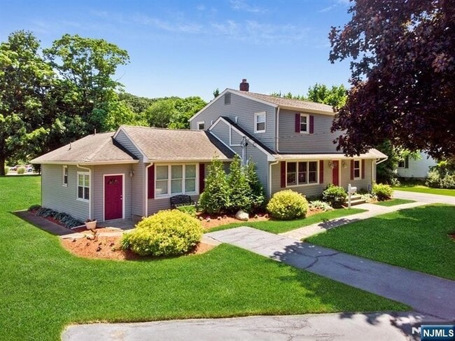 Building Photo - 326 Ramapo Valley Rd Rental