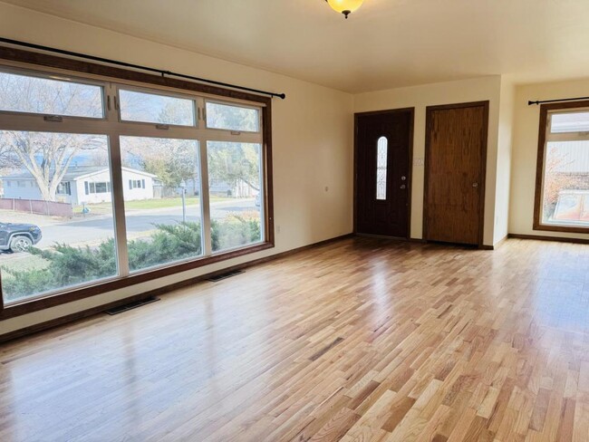 1513 Wilder Ave