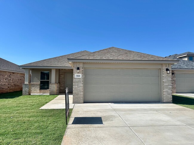 Pre-Leasing July in Frenship ISD - Pre-Leasing July in Frenship ISD House