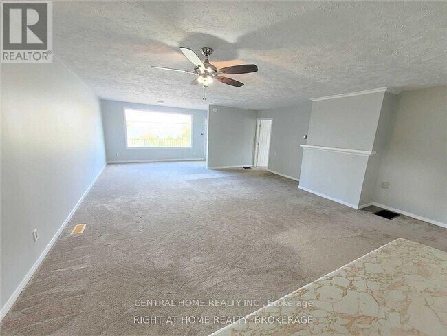 Photo - 255 Bayview Ave