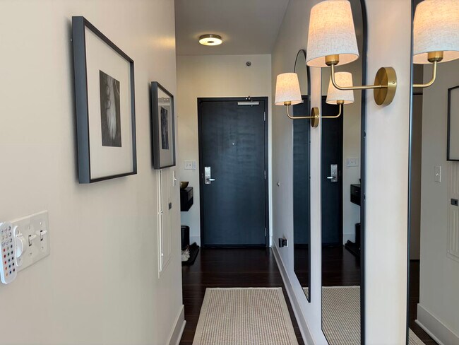 Foyer - 1500 N Halsted St Unit 1007