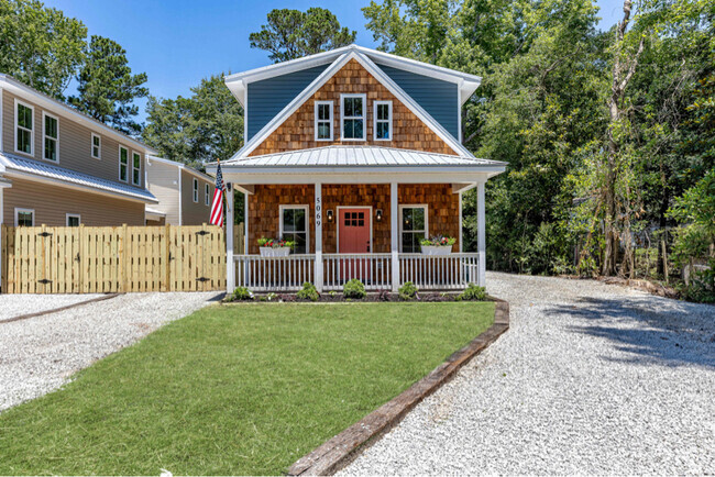 Building Photo - 5069 Peachtree Ave Rental