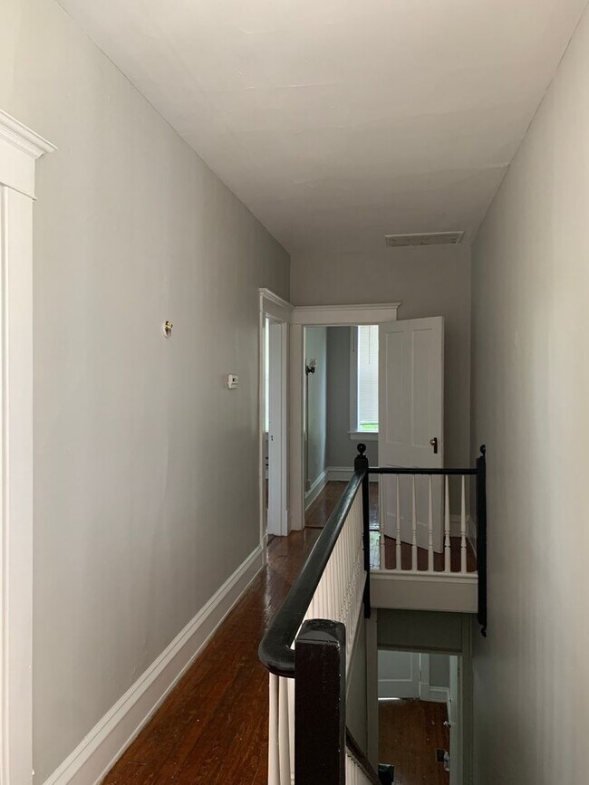 Photo - Updated apartment in the Fan! Unidad 2210 Parkwood Ave-  2