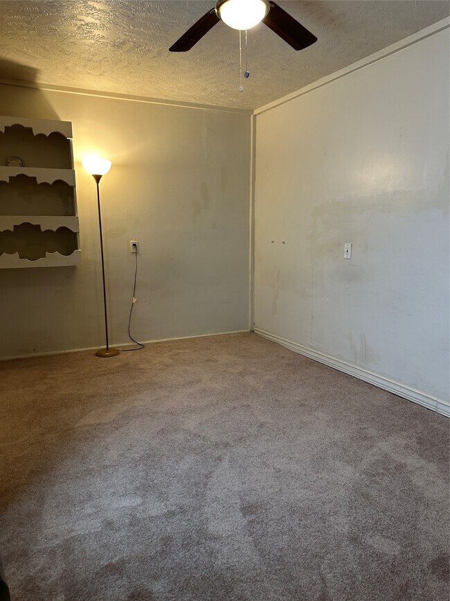 Photo - 1125 E 27th St