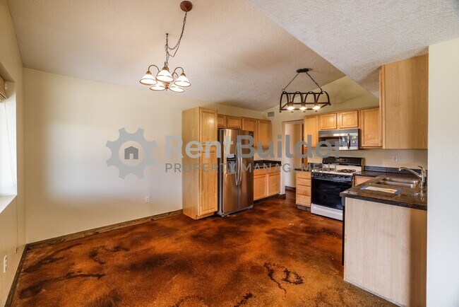 Photo - *** LEASE PENDING *** Please apply at your...