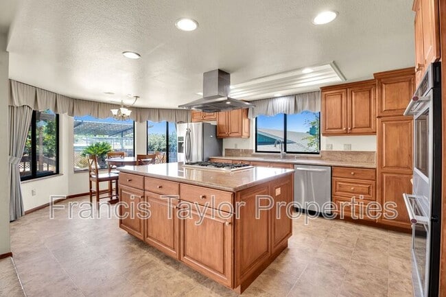 Photo - 749 Flagstone Ct