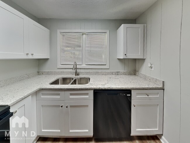 Photo - 33 Pinewood Terrace