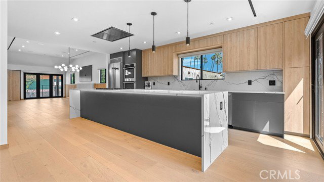 Photo - 514 W Washington Blvd