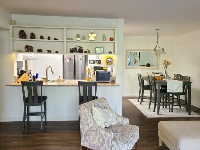 Photo - 1300 Midvale Ave