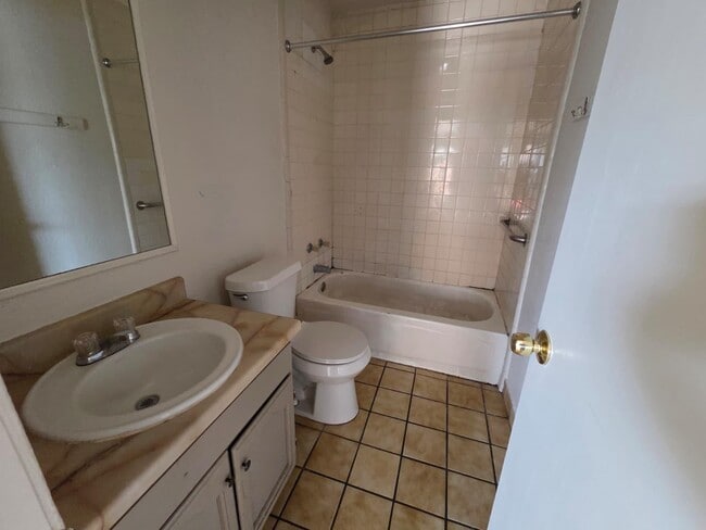 Photo - 2704 E Kearney St Unit 2