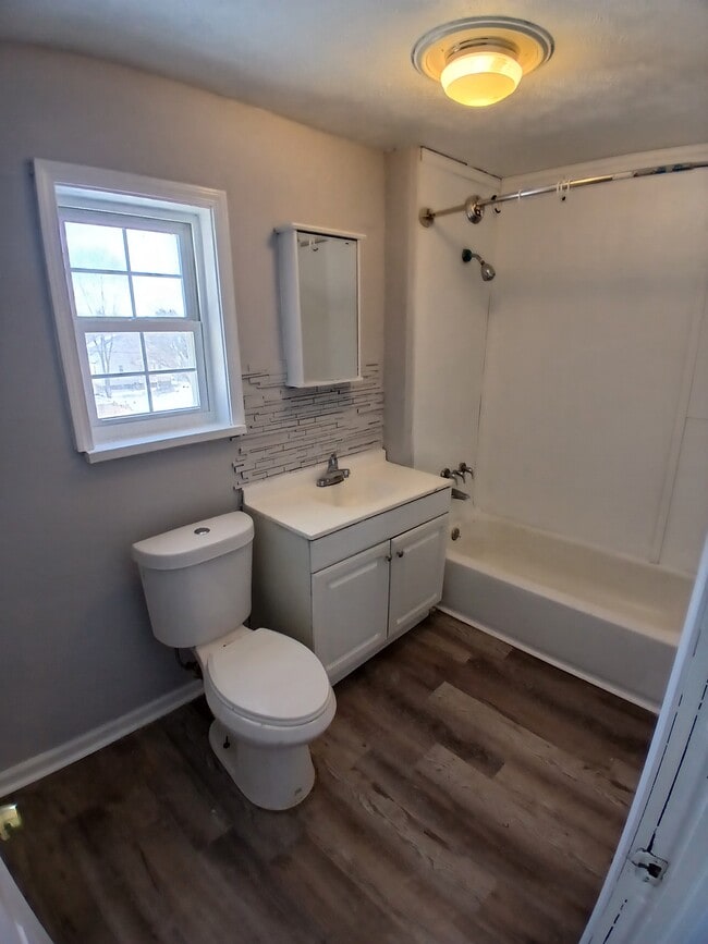 Photo - 311 Oakley Ave