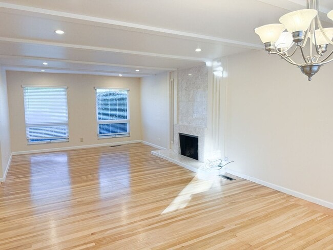 Photo - 6403 Tamalpais Ave