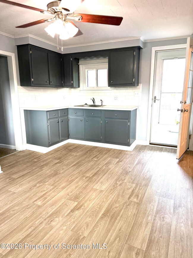 Photo - 112 E Elm St
