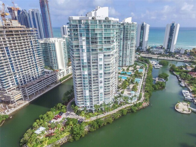 Building Photo - 16500 Collins Ave Unit 454