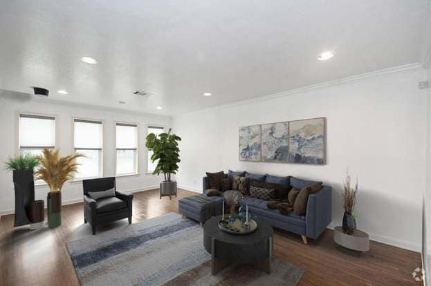Building Photo - 3310 Suffolk Dr Rental