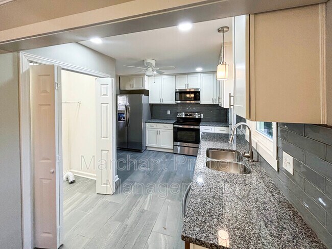 Photo - 1115 E Lee Rd