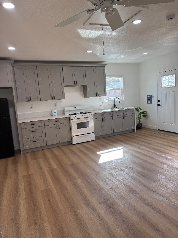 Photo - 6120 California Ave