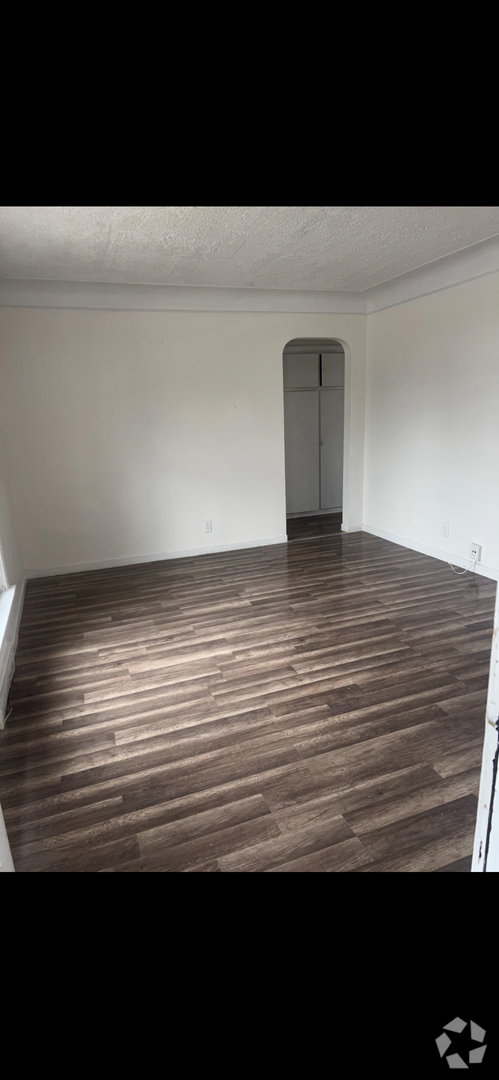 Building Photo - 2 bedroom/ 1 bathroom Detroit's Westside D... Rental