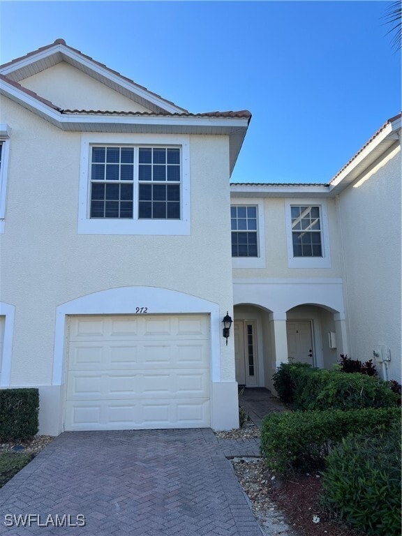 Photo - 972 Hampton Cir