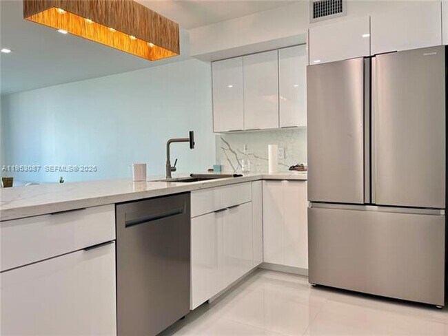 Photo - 9499 Collins Ave Unidad 9499 Collins Ave appt 506