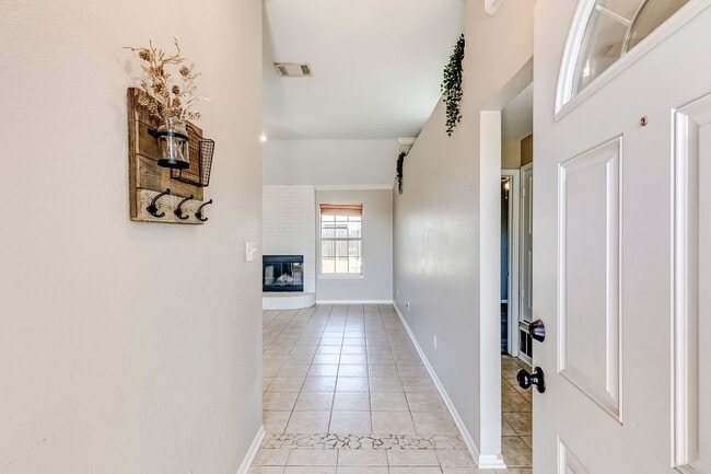 Photo - 4403 Foster Ln