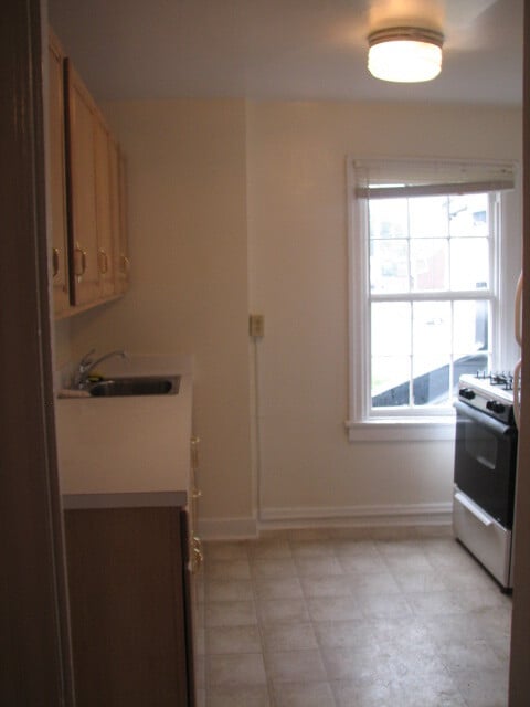 Building Photo - 9 S Earl St