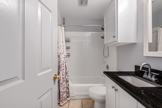 Photo - Beautiful & Convenient 3 Bedroom, 2 Bath Home in North Austin