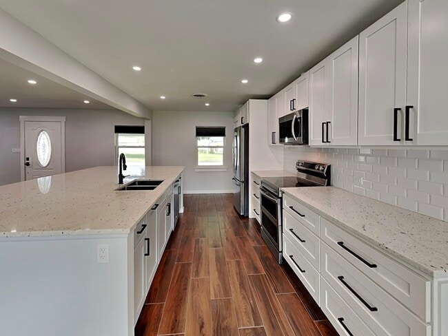 Photo - 2852 Scarlet Rd