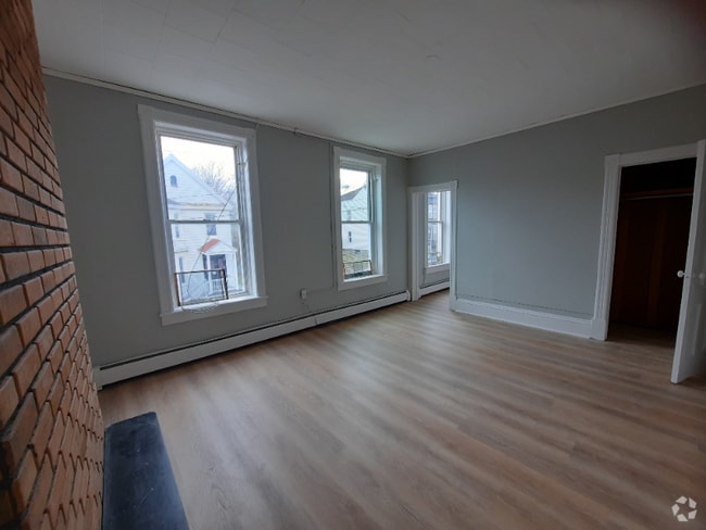 Building Photo - 19 Idlewild Park Rental