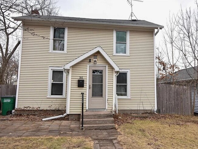 Frente - 161 17th St N