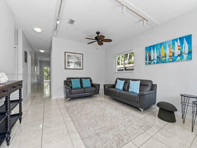 Photo - 6 SE Marlin Ave House