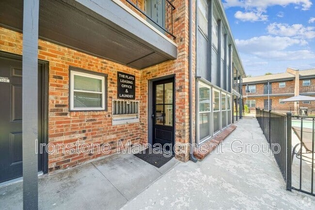 Building Photo - 3171 E 49th St Rental