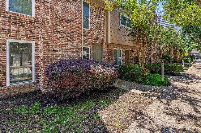 Building Photo - 2501 Bering Dr Unit True