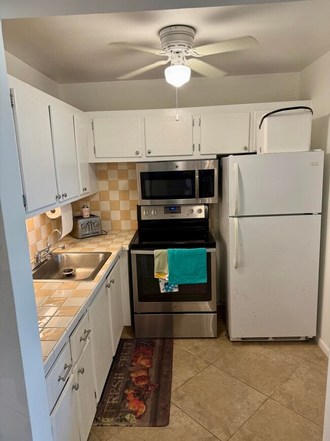 Photo - 180 Sheffield H