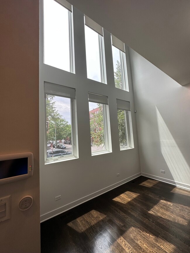 Photo - 1758 W Cullerton St Unit 1F